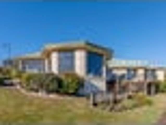 House for sale in Chaslands, Canterbury