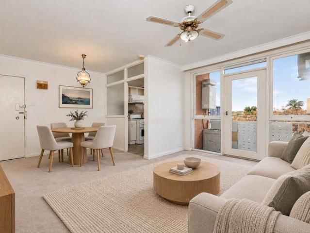 Apartment for rent in St Kilda East, Melbourne