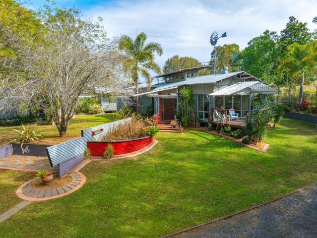 Cottage for sale in Lagoon Pocket, Queensland