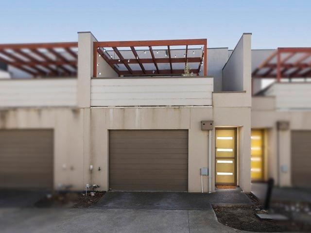 Apartment for sale in Highlands, Melbourne
