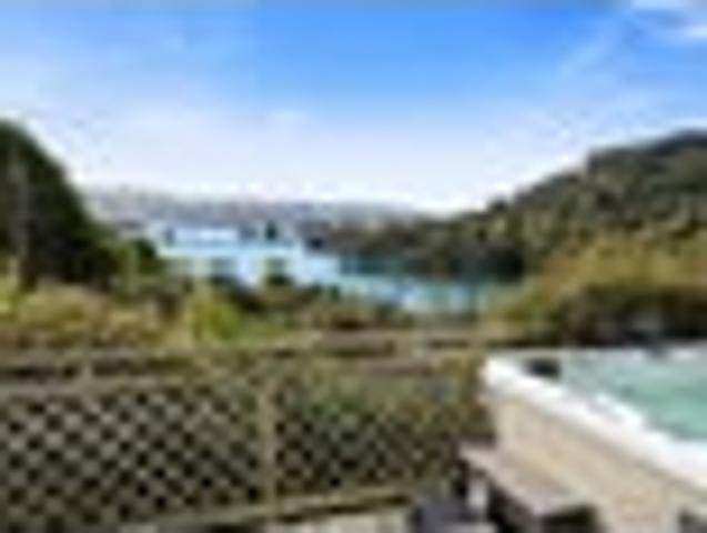 House for sale in Otakou