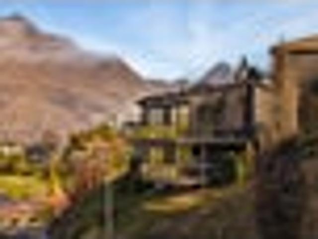 Townhouse for sale in Otakou