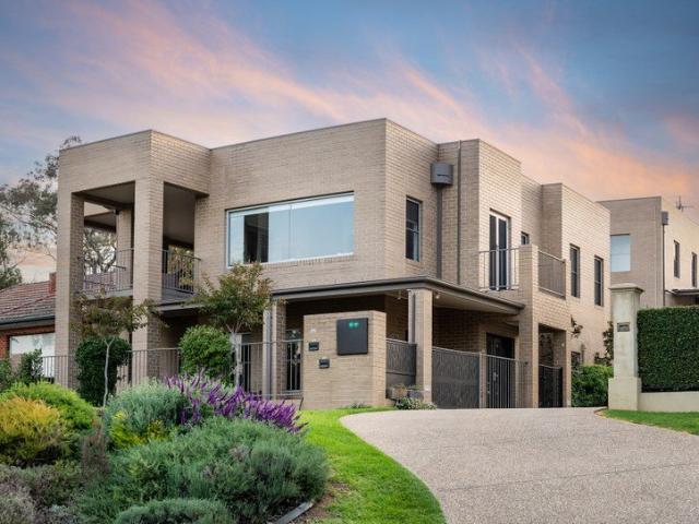 Townhouse for sale in Albury, New South Wales