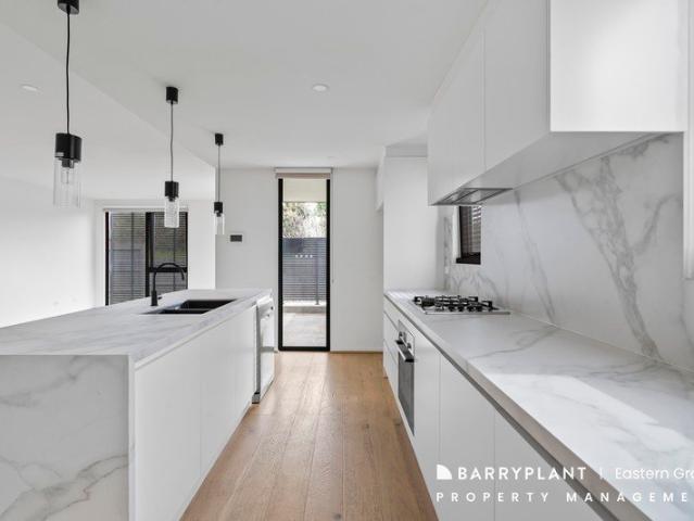Townhouse for rent in Templestowe, Melbourne