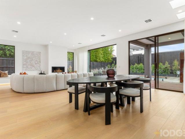 Townhouse for sale in Camerons Creek, Victoria