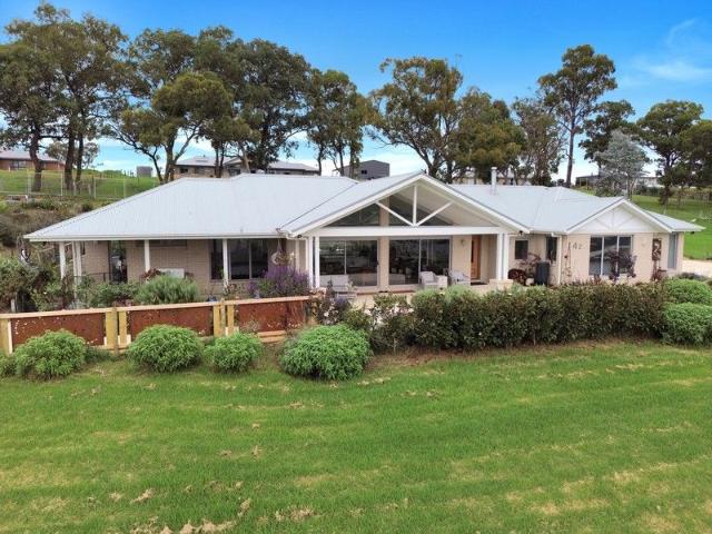 House for sale in Wy Yung, Victoria