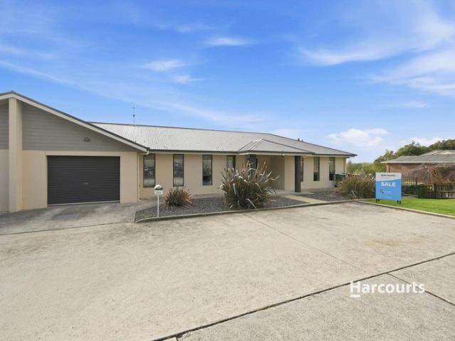 Townhouse for sale in Devonport, Tasmania