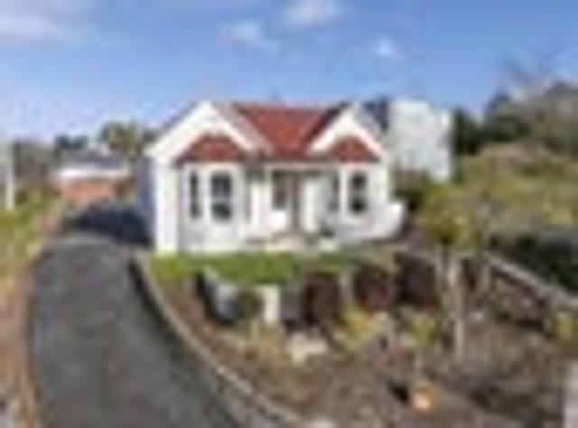 House for sale in Otakou