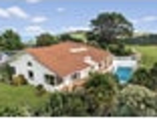 House for sale in Awhitu