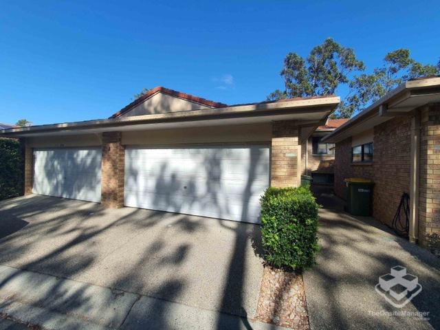 Townhouse for rent in Oxenford, Gold Coast City