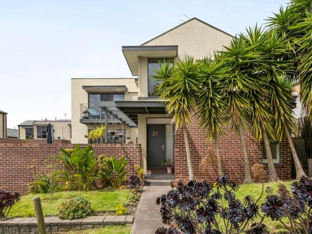 Townhouse for sale in Riverview Estate, Melbourne