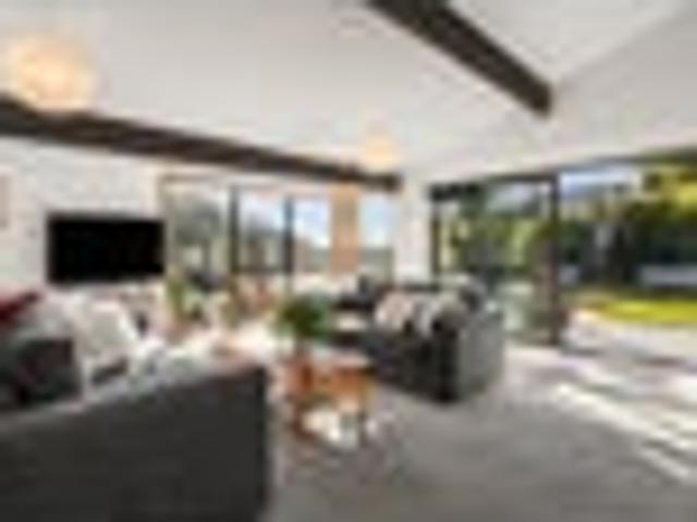 House for sale in Chaslands, Canterbury