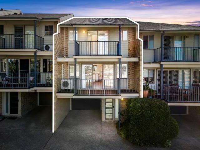Townhouse for rent in Toombul, Queensland