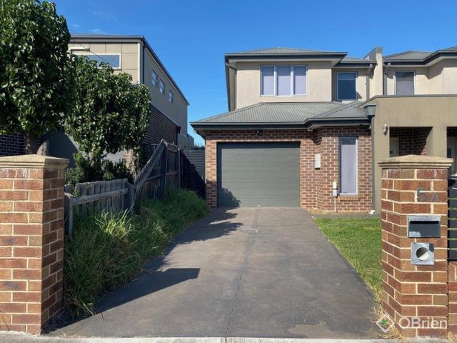 Townhouse for rent in Camerons Creek, Victoria