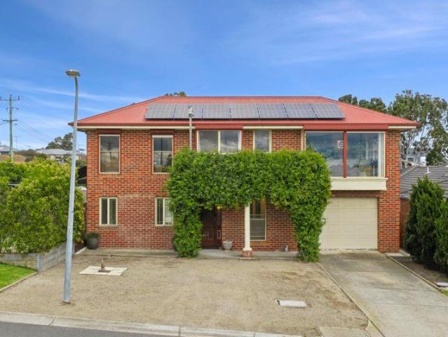 House for sale in Leopold, Victoria