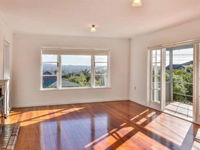 House for rent in Oratia