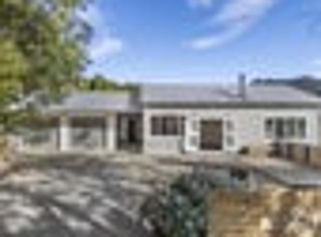 House for sale in Otakou