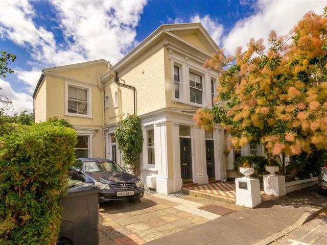 Apartment for rent in London Borough of Richmond upon Thames, Greater London