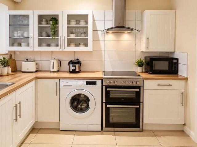 Room for rent in Whitehill Estate, Cambridge