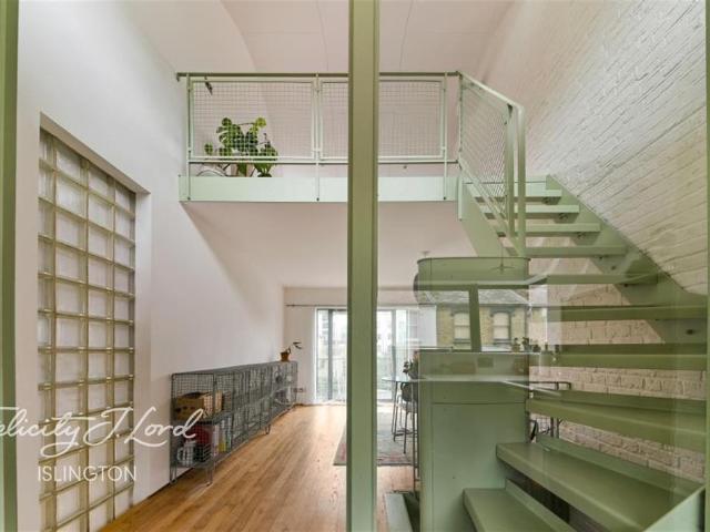 House for rent in Finsbury Park, Greater London