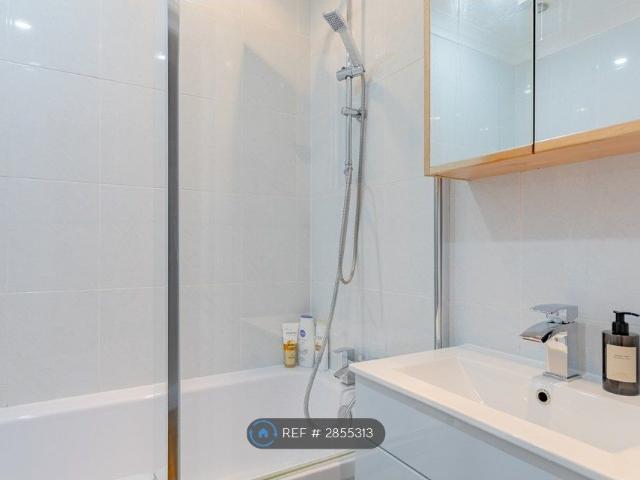 Apartment for rent in Maida Vale, Greater London