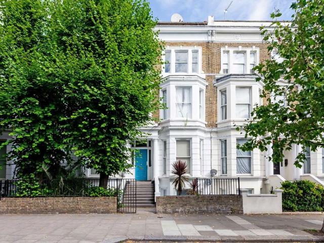 Apartment for rent in Maida Hill, Greater London