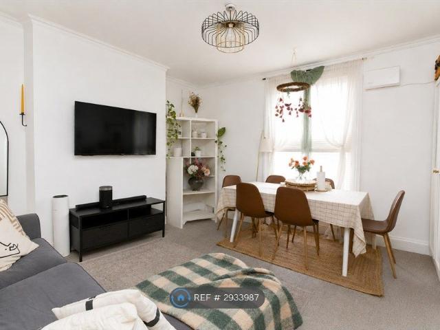 Apartment for rent in London Borough of Croydon, Addiscombe