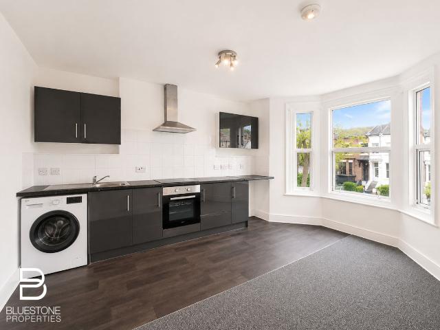 Apartment for rent in London Borough of Croydon, Addiscombe
