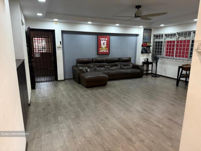 HDB House for sale in Pasir Ris