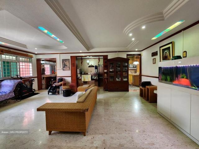 HDB House for sale in Pasir Ris