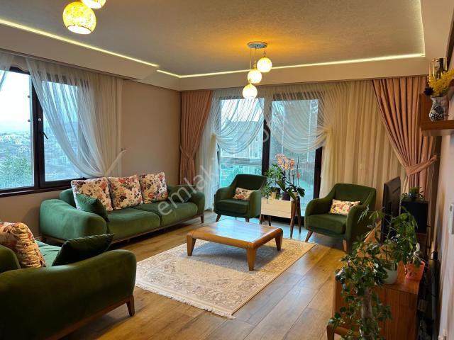 İzmit, Kocaeli içerisinde kiralık mülk