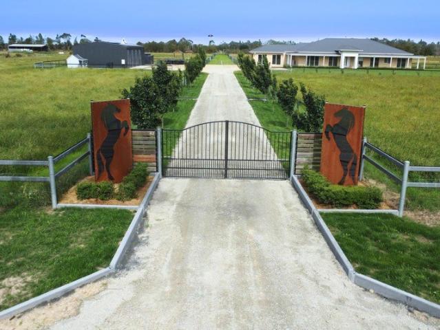 Cottage for sale in Longwarry, Victoria