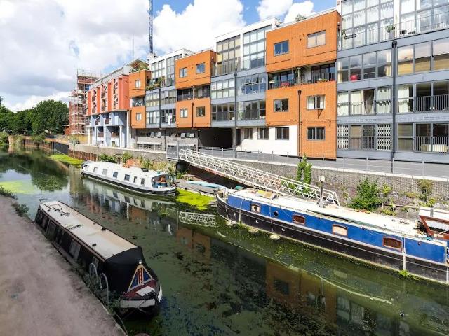 House for rent in Limehouse, Greater London