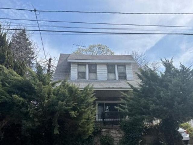 House for sale in Elmwood Park, New Jersey