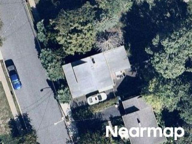 House for sale in Elmwood Park, New Jersey