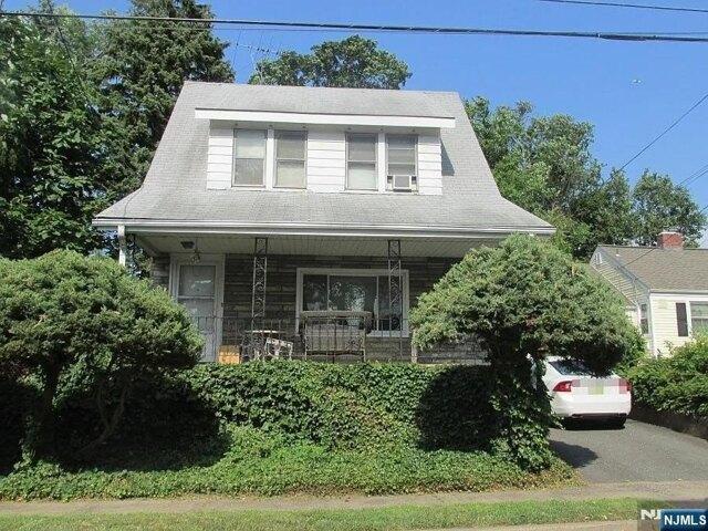 House for sale in Elmwood Park, Bergen County