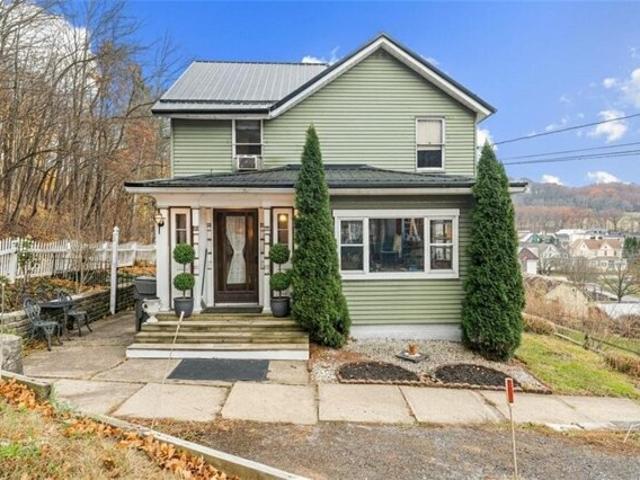 House for sale in Evans City, Pennsylvania