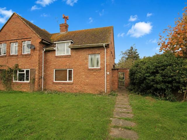 Studio for rent in Staines, Surrey
