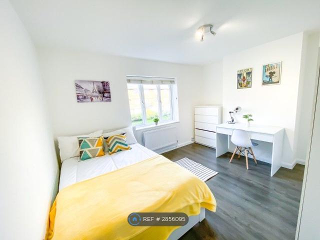 Apartment for rent in Poplar Grove, Greater London