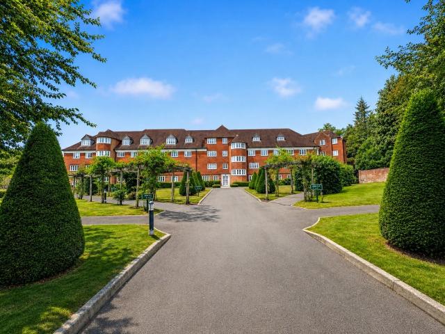 Apartment for rent in Red Hill, Surrey