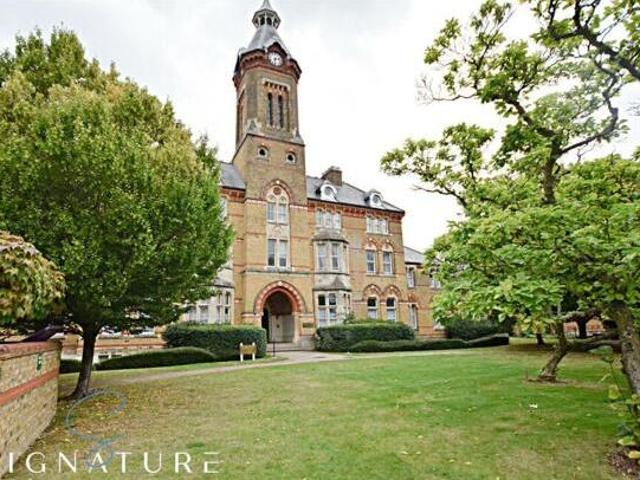 House for sale in North Watford, Hertfordshire