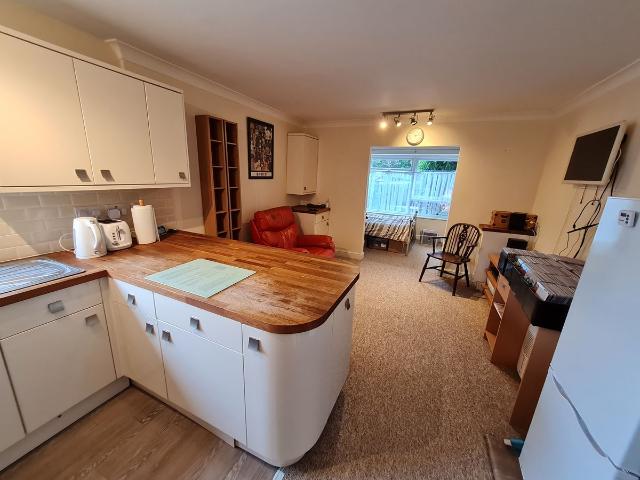 Studio for rent in Allington, Midway