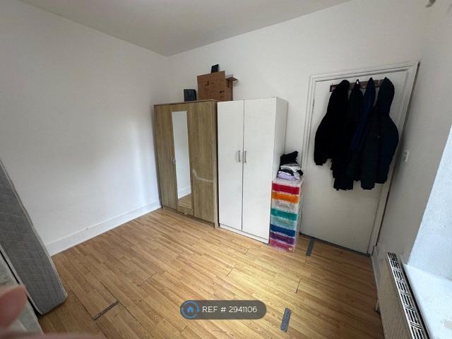 Apartment for rent in Plashet, Greater London