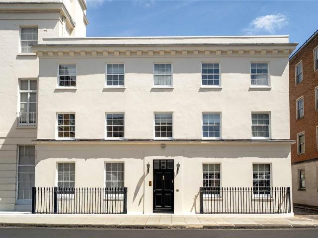 House for rent in Belgravia, Greater London