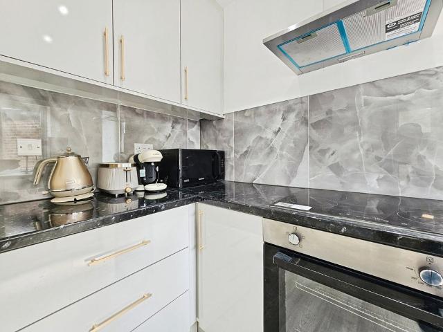 Apartment for rent in Lower Halliford, Surrey