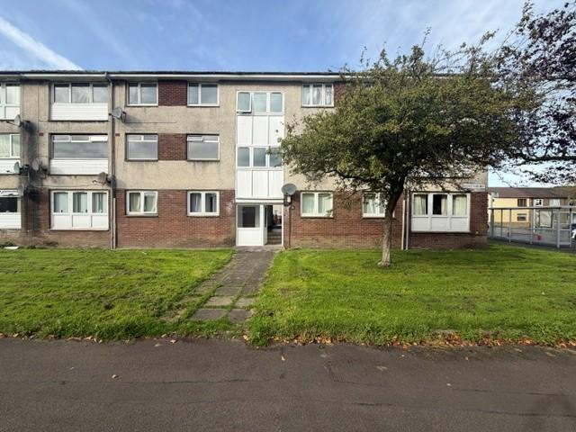 Apartment for rent in Victory Gardens, Renfrew