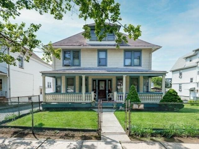 House for sale in Bloomfield