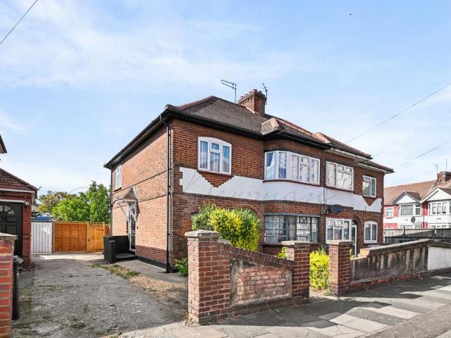 Apartment for rent in Upper Edmonton, Greater London