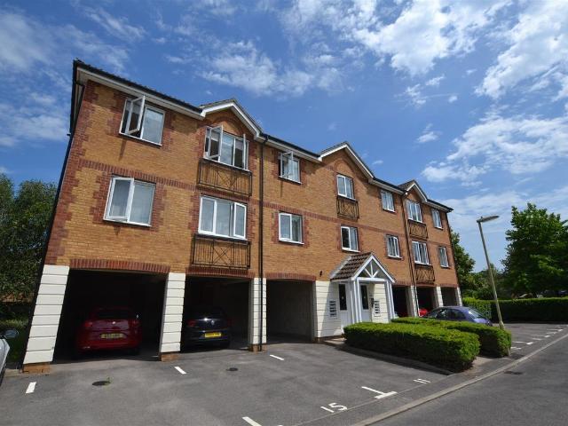 Apartment for rent in Fleet, Hart