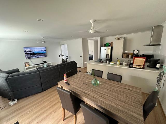 Room for rent in Cockburn, Western Australia